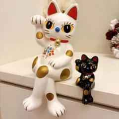 招き猫　置物　貯金箱　2体　ラッキーキャット　白猫　黒猫