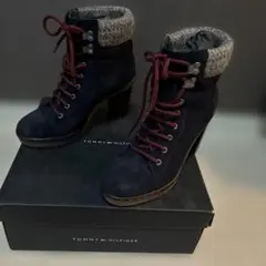 TOMMY HILFIGER ネイビー ハイヒールブーツ。箱入。