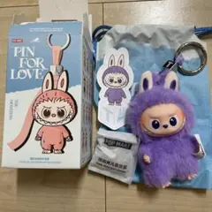 ラブブ　イニシャルPIN FOR LOVE シリーズ ぬいぐるみペンダント　T