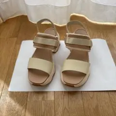 SOREL ハニーホワイト　ストラップサンダル