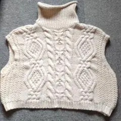 ケーブル ニットベスト 韓国　タートルネック　アイボリー