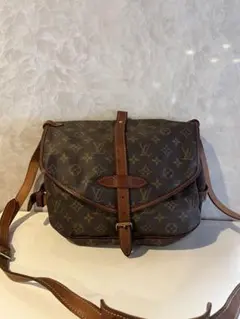 ルイヴィトン　モノグラム　ショルダーバッグ　ソミュール30