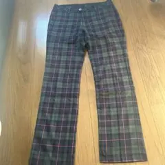 黒と緑のチェック柄カジュアルスラックス