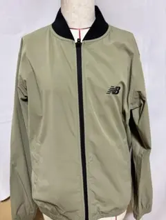 【最終値下げ】new balance ナイロンジャケット M カーキ