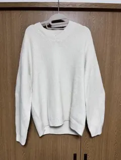 UNIQLO Vネックニット アイボリー Mサイズ
