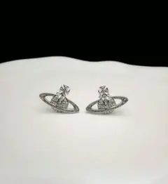 ヴィヴィアン　定番　バスレリーフ　ピアス