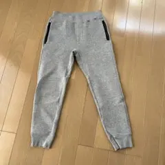 UNIQLO グレー 長ズボン 130サイズ　ドライスウェットパンツ　キッズ