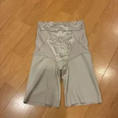 BRADALIS ベージュ ガードル　 Mサイズ