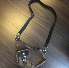本革ショルダーバッグ！ペットボトルも入ります！のサムネイル