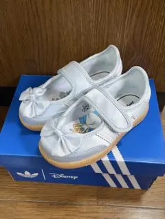 新品　adidas ディズニー　アリス　サンバジェーン　14cm
