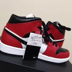 NIKE AIR JORDAN 1 MID CHICAGO BLACK TOE
