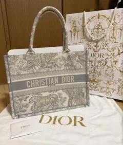 Christian Dior Book Tote バッグのサムネイル