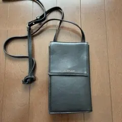 JILL STUART ブラック スマホショルダーバッグ