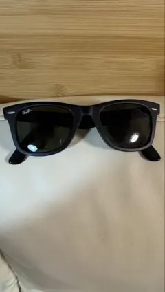 Ray-Ban Wayfarer ブラック サングラス