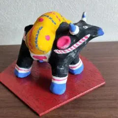 郷土玩具　俵牛　土人形