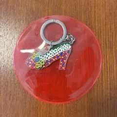 草間彌生 キーホルダー 赤い靴 蝶々 霧島アートの森 パンフレット