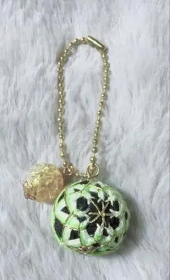 ハンドメイド 手毬とビーズのストラップ(212)