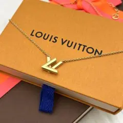未使用に近い✨現行ルイヴィトン ネックレス GO-14 LV ツイスト ゴールドのサムネイル
