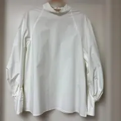 ホワイト パフスリーブ シャツ (お値下げしました。)のサムネイル