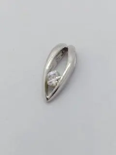 シルバー　ペンダントトップ　ジルコニア調