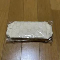 GUCCI アイボリー GGパターン ポーチ