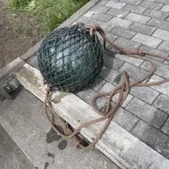 緑色ガラス漁業用フロート　昭和北海道漁師使用の本物ガラス浮き玉　ヴィンテージ