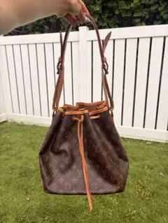 2026年最新】louis vuitton ルイヴィトン モノグラム プチノエ 巾着の
