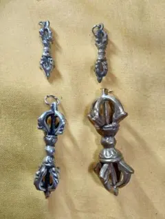 ペンダントトップ4個