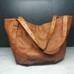 hobo オールレザーショルダーバッグ スタッズ 大容量のサムネイル