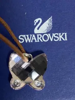 Swarovski 蝶のクリスタルネックレスのサムネイル