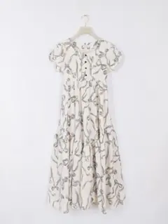 An MILLE リボンパフスリーブフレアワンピース