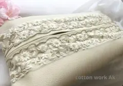 ボックスティッシュケース　インド刺繍リボン　 ハンドメイド　オフホワイト　合皮
