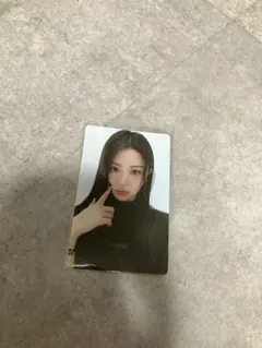 LESSERAFIM【公式】ユンジン UNFORGIVEN m2u ラキドロ