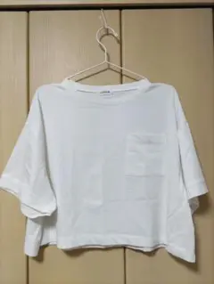 ホワイト クロップドTシャツ ポケット付き