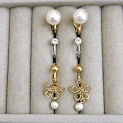 ハンドメイド　レジン　サージカルステンレス　イヤリング　アクセサリー　パール