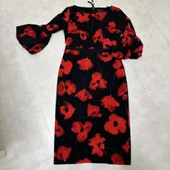 値下げMAGGY LONDON 花柄ベルスリーブワンピース