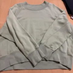 ライトグリーン ラウンドネック スウェット