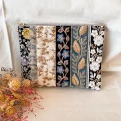 インド刺繍リボンポーチ☆フラットポーチ/マルチポーチ/黒/フェイクレザー