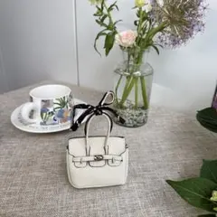 ミニバッグチャーム　AirPodsケース　コインケース　小物入り　ホワイト