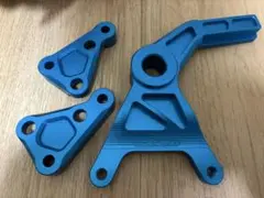 【送料込み】NSR250R MC21用ブレンボキャリパーサポートT2レーシング青のサムネイル