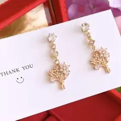 大人可愛い❤️ ジルコニアフラワーブーケ お洒落 ハンドメイド ピアス イヤリング