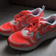 1度30分程着用のみ美品☆NIKEナイキコズミックランナー　23.5cm