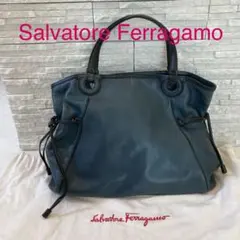 サルヴァトーレ　フェラガモ 本革バッグ