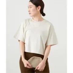 ☆ IENA ／ イエナ　クロップドTシャツ　ベージュ　☆のサムネイル