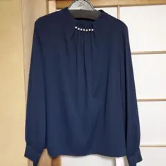 新品NATURAL BEAUTY BASIC　ネイビー長袖ブラウス パール付き