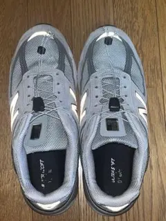 New Balance 990v5 グレー スニーカーのサムネイル
