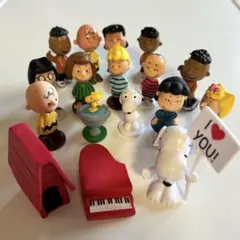 チャーリーブラウンフィギュア