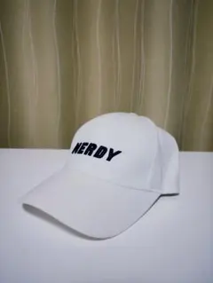 NERDY キャップ　ホワイト　フリーサイズ