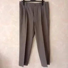 グレー プリーツ入り スラックス