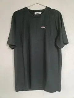 新品未使用タグ付き！！ FILAのロゴが施されたブラックTシャツ
